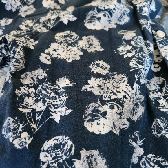 Men's medium button-up dress shirt - Picture 2 of 3